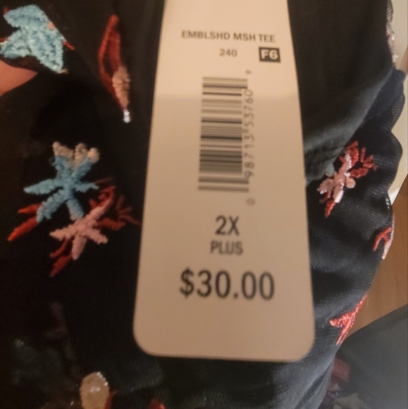 Sheer topped shirt with flower. NWT 2x - Picture 6 of 6